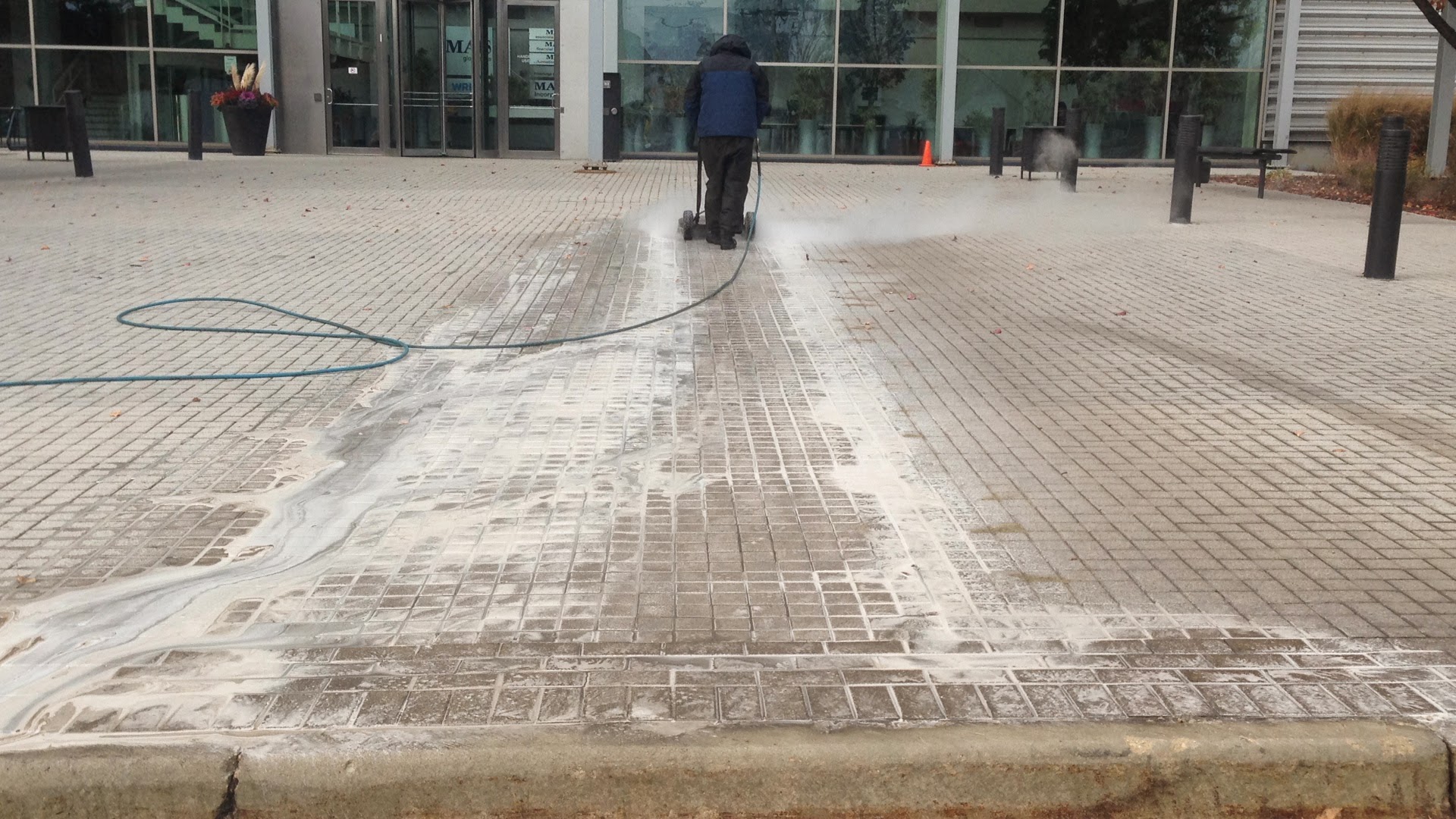 Paver Sidewalk Cleaning Chicago